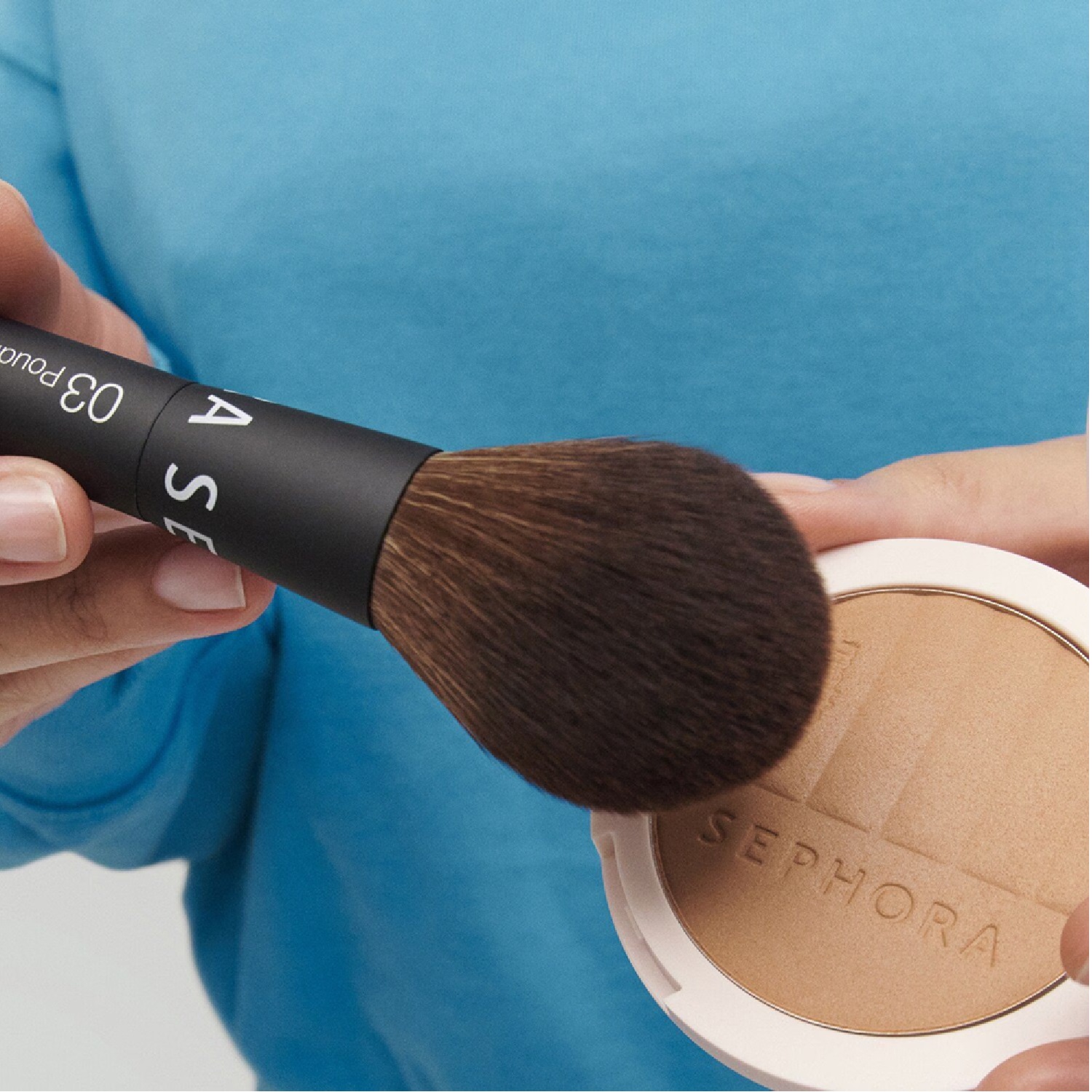 THE POWDER BRUSH-24 03 (BROCHA PARA POLVO)